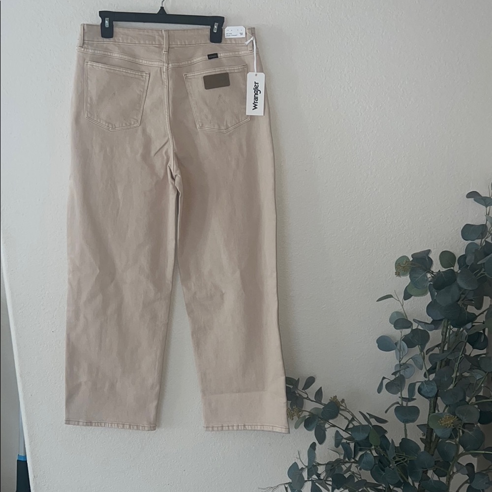 Wrangler womens mid rise loose straight leg beige jeans